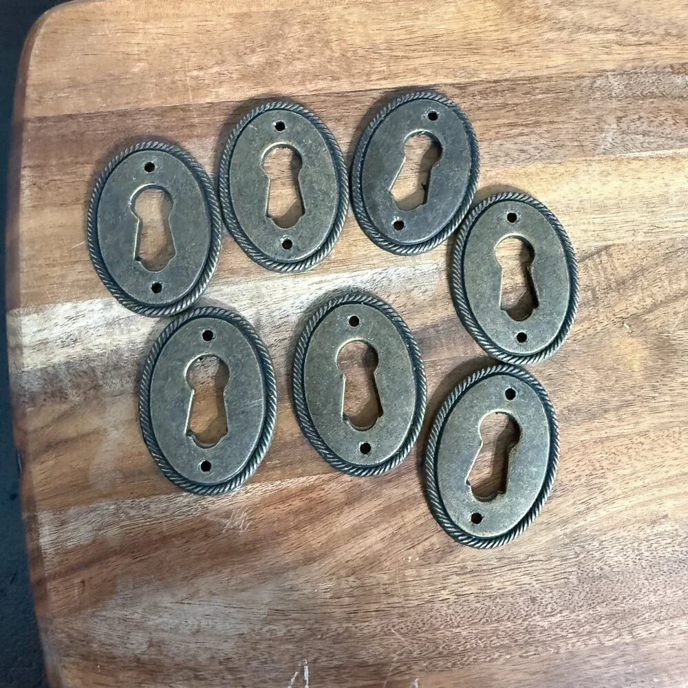7 Antique - Brass Skelton Key Cover Plates Escutcheon Keyholes - KBC 41225